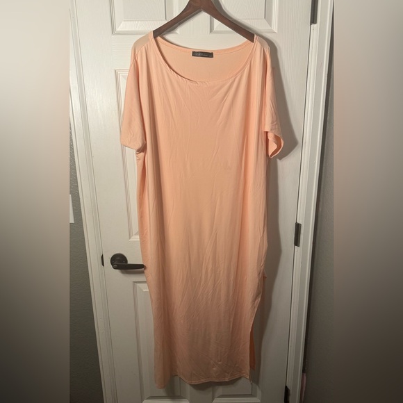 EUC Pink Maxi Dress with Slit - Picture 4 of 4